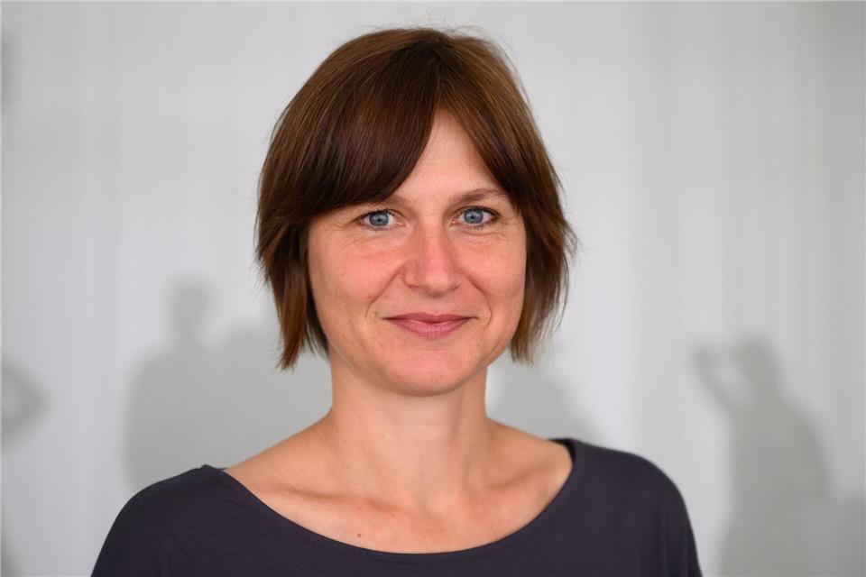 Die Bildungsgewerkschaft zieht eine kritische Bilanz zum Maßnahmenpaket der Regierung zum Lehrermangel (Archivbild).Robert Michael/dpa