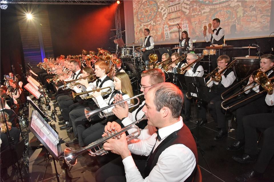 Rhader Kapelle stimmt auf das Weihnachtsfest ein Die Blaskapelle wird zwei Neujahrskonzerte geben.