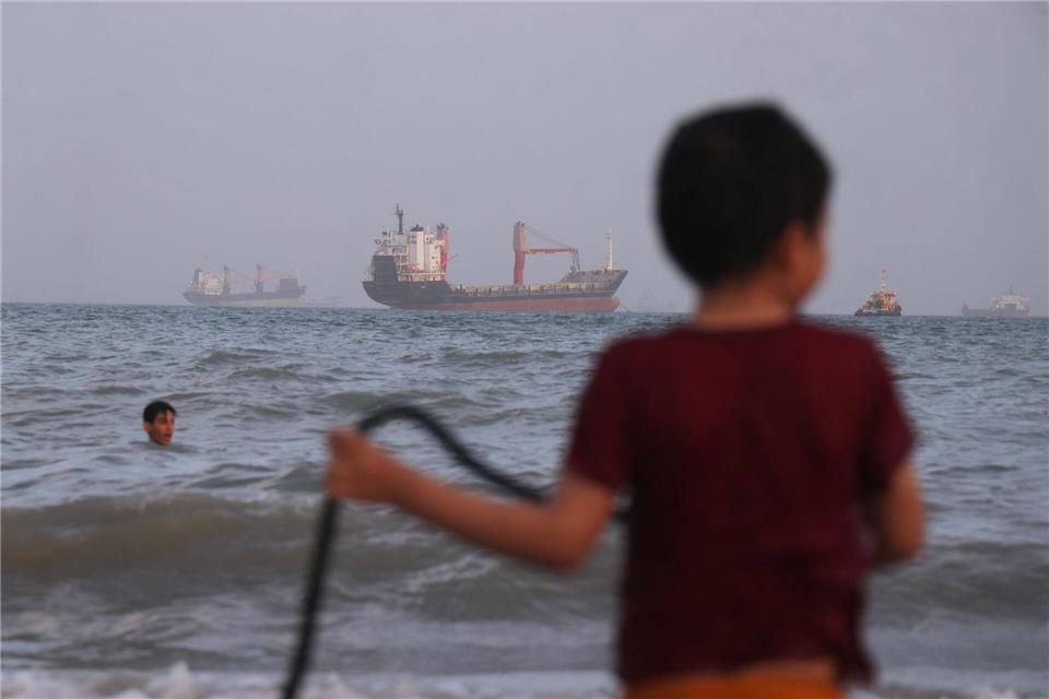 Die Blockade der Straße von Hormus belastet die gesamte Welt. (Archivbild)Razieh Poudat/ISNA/AP/dpa