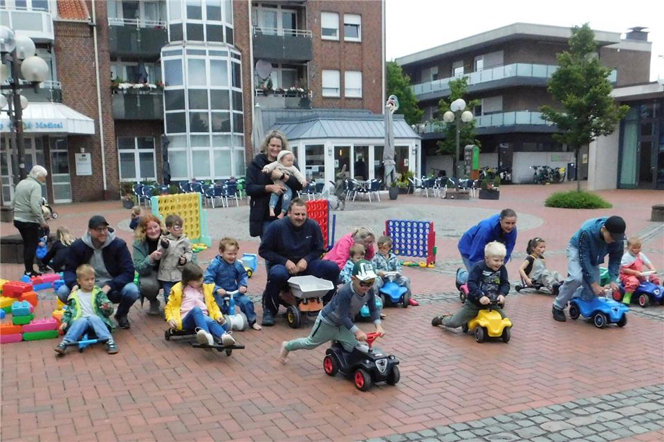 Die Bobbycars auf dem Rathausplatz kamen im vergangenen Jahr beim Kinderfest gut an.