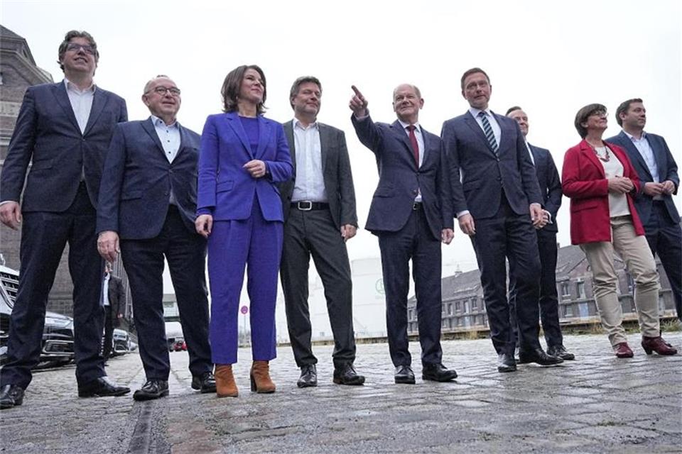 Die Borkener Zeitung hat die vier Bundestagsabgeordneten gefragt, wie sie die neue Koalition und den dazugehörigen Vertrag finden.
