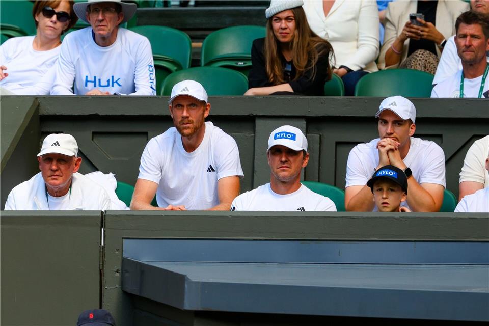Die Box von Alexander Zverev: Ganz links sitzt der Vater. Frank Molter/dpa
