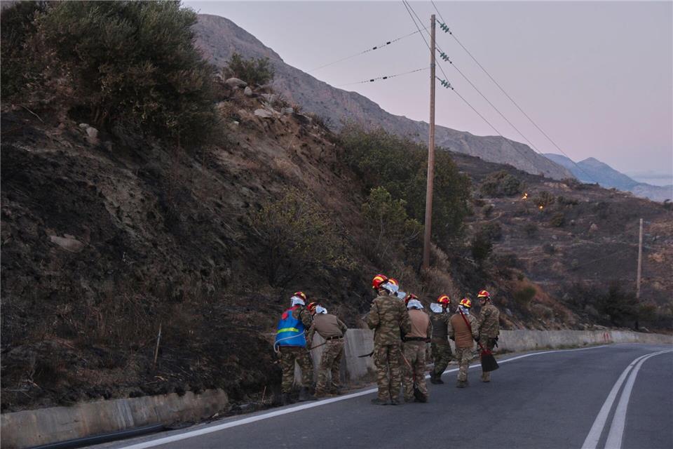 Die Brände auf der Urlaubsinsel Kreta sind noch nicht unter Kontrolle.Giannis Angelakis/AP/dpa