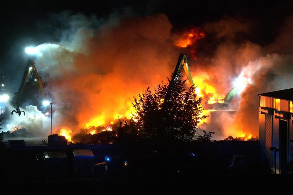 Die Brandbekämpfung war aufwendig.  WTVnews Essen/dpa