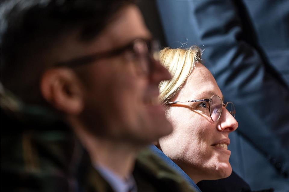 Die Brandenburger AfD-Landtagsabgeordnete Lena Kotré traf sich mit dem österreichischen Rechtsextremisten Martin Sellner. (Archivbild)Frank Hammerschmidt/dpa