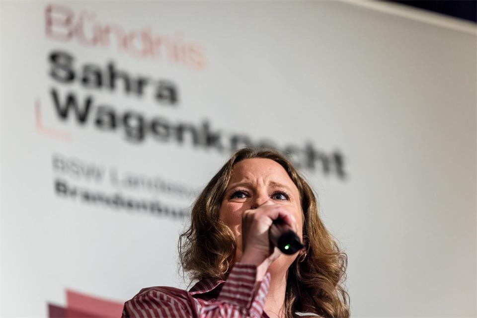 Die Brandenburger BSW-Landesvorsitzende Friederike Benda äußert sich zu den Austritten aus der Partei in Thüringen. (Archivbild) Frank Hammerschmidt/dpa