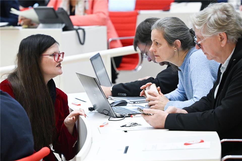 Die Brandenburger BSW-Landtagsabgeordnete Jouleen Gruhn äußert sich zur Lage der Fraktion, die in eine Krise geraten ist.Jens Kalaene/dpa