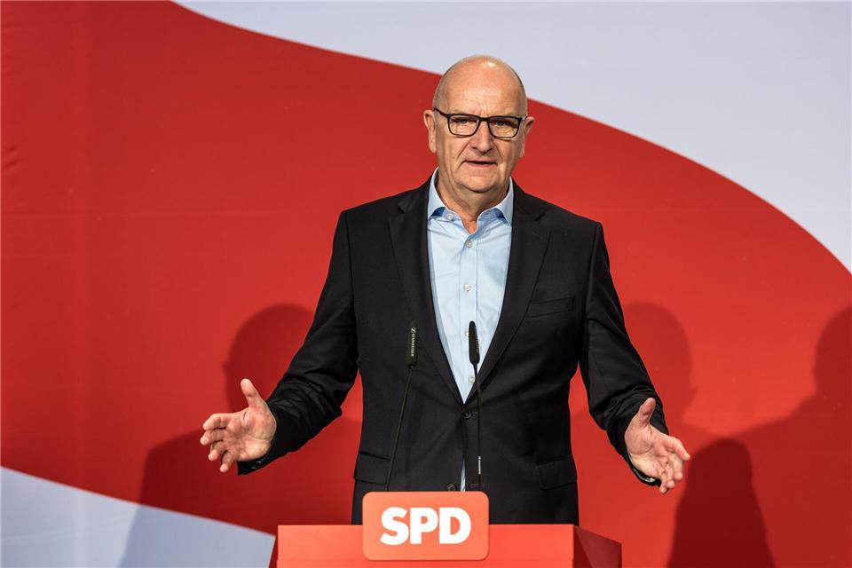 Die Brandenburger SPD unter Ministerpräsident und Landeschef Dietmar Woidke hat sich für Koalitionsverhandlungen mit der CDU entschieden. (Archivbild)Frank Hammerschmidt/dpa