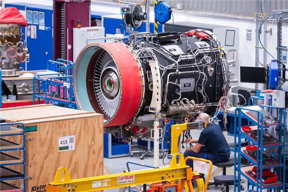 Die Brandenburger Wirtschaft geht nur von einer leichten Belebung in diesem Jahr aus (Archivbild).Christophe Gateau/dpa