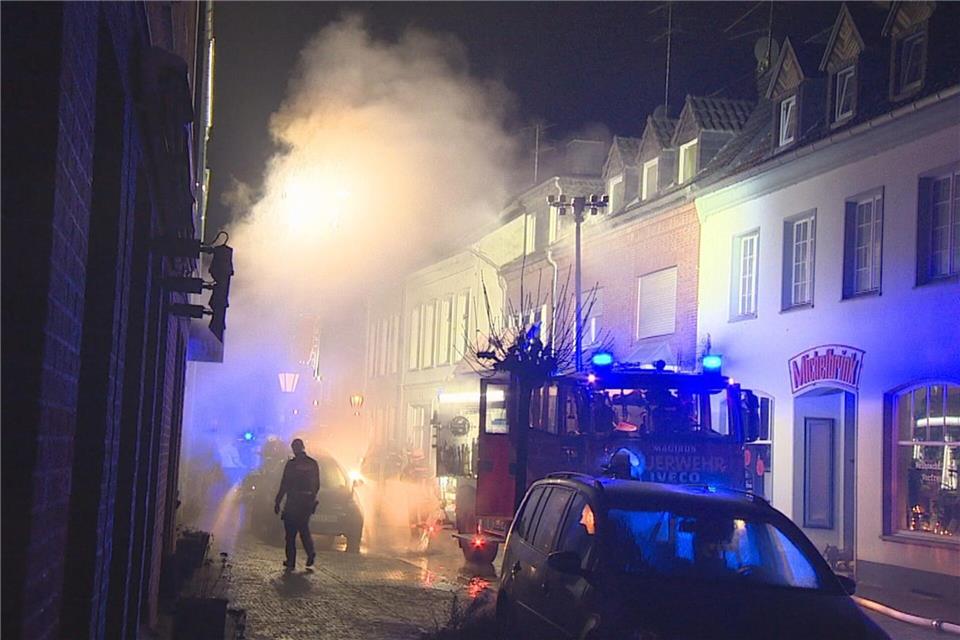 Sieben Monate altes Kind nach Brand in Lebensgefahr Die Brandursache ist mittlerweile geklärt.Guido Schulmann/tv-niederrhein/dpa