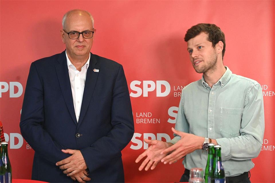 Die Bremer SPD will mit Bürgermeister Andreas Bovenschulte (links) in den Wahlkampf ziehen.Carmen Jaspersen/dpa
