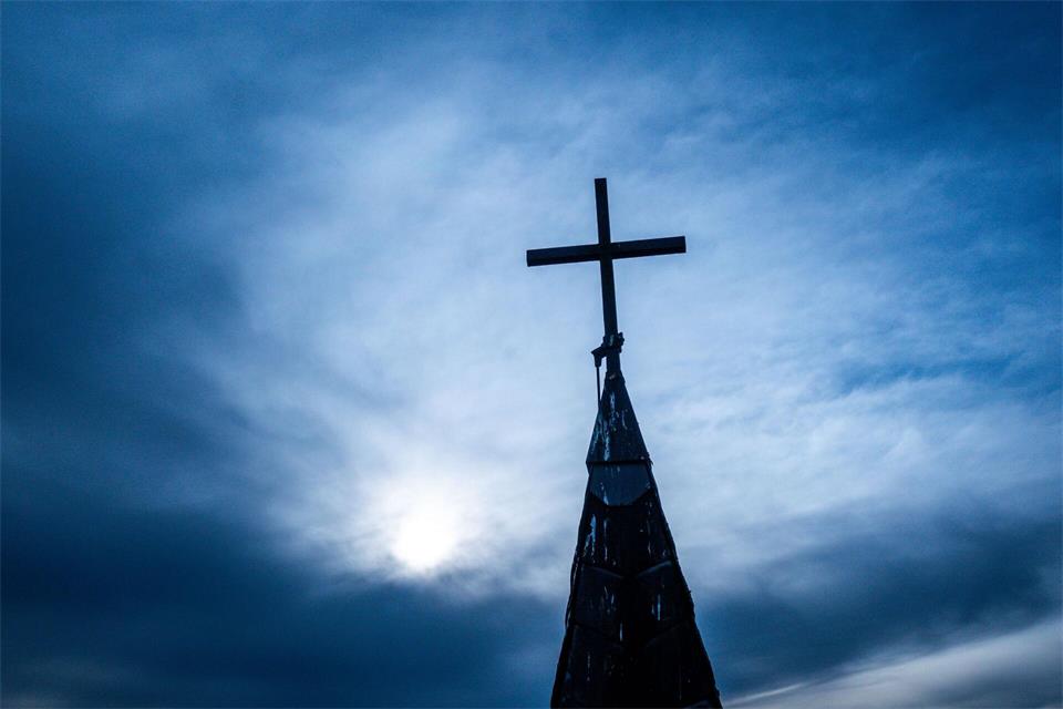 Die Bremische Evangelische Kirche erhebt schwere Vorwürfe gegen einen ehrenamtlichen Mitarbeiter. (Symbolbild)Jens Büttner/dpa