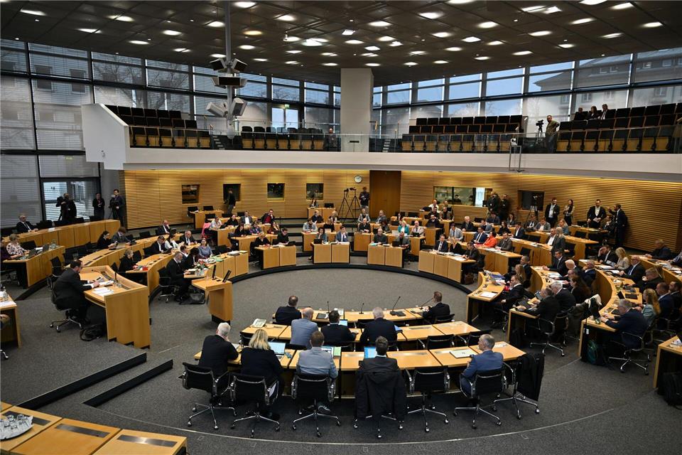 Die Brombeer-Koalition in Thüringen hat das Entlastungsgesetz nachgeschärft. (Archivbild)Martin Schutt/dpa