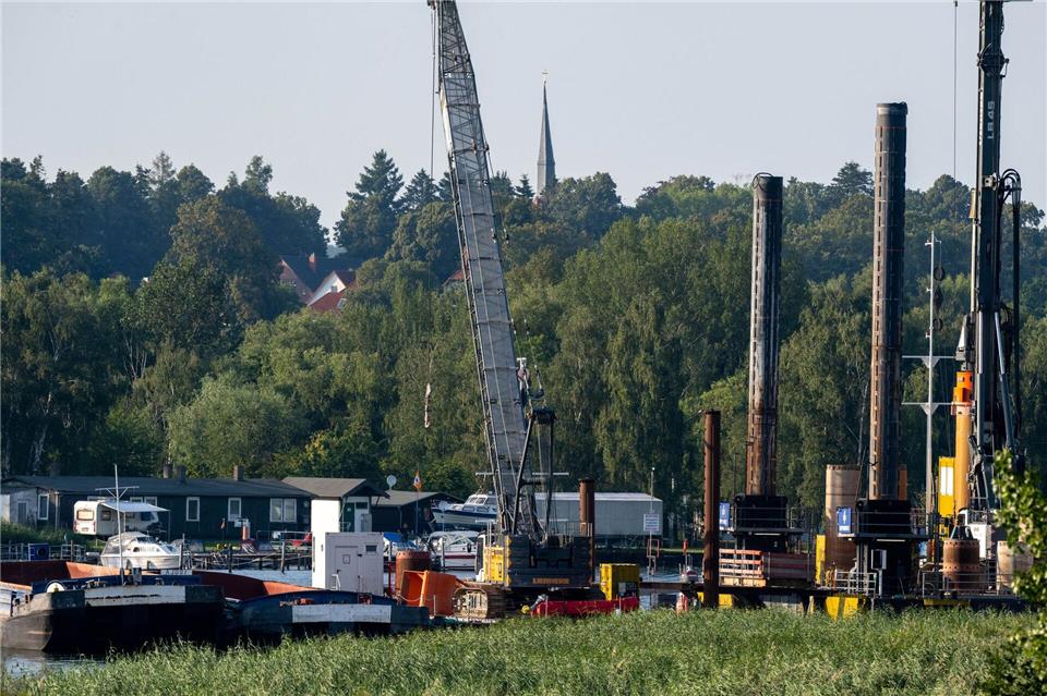 Die Brücke soll als neue Zufahrt auf die Insel Usedom dienen. Stefan Sauer/dpa