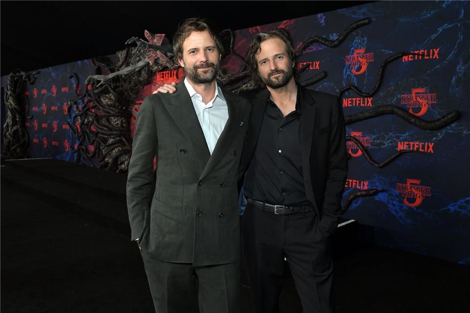 Die Brüder Matt und Ross Duffer schufen mit der Netflix-Serie „Stranger Things“ ein Kultphänomen.-/Netflix/dpa