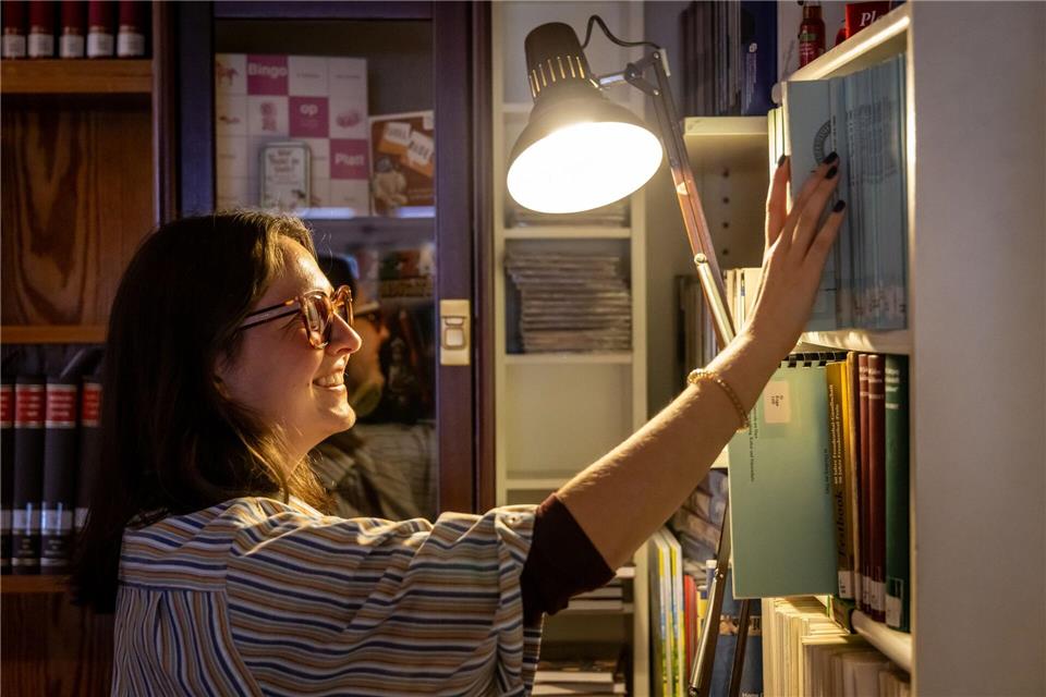 Die Bücher dürfen nur vor Ort angeschaut werden. Eine Ausleihe ist nicht möglich. Focke Strangmann/dpa