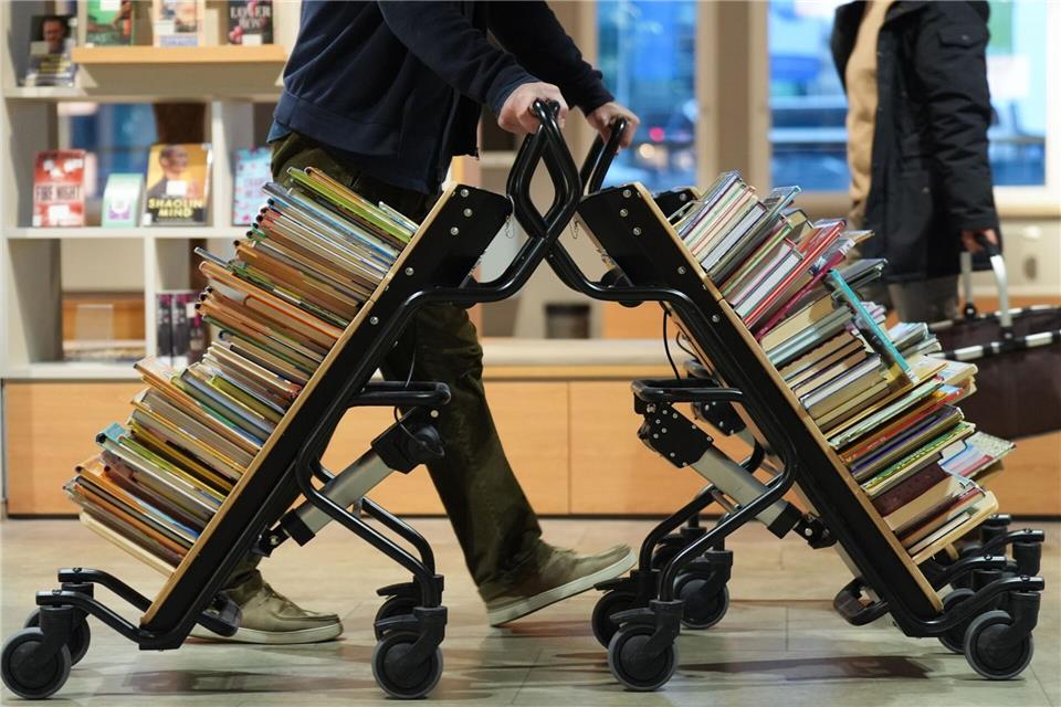 Die Bücherhallen sind oft rege besucht. Marcus Brandt/dpa