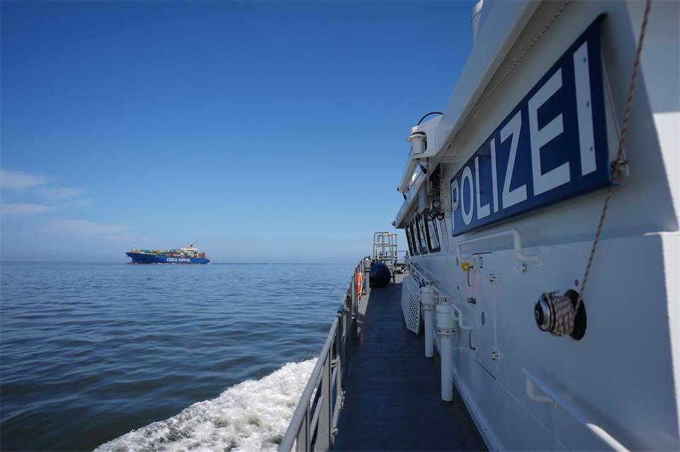 Die „Bürgermeister Brauer“ sorgt bis kurz vor Helgoland für Sicherheit im Schiffsverkehr. (Archivbild)Marcus Brandt/dpa
