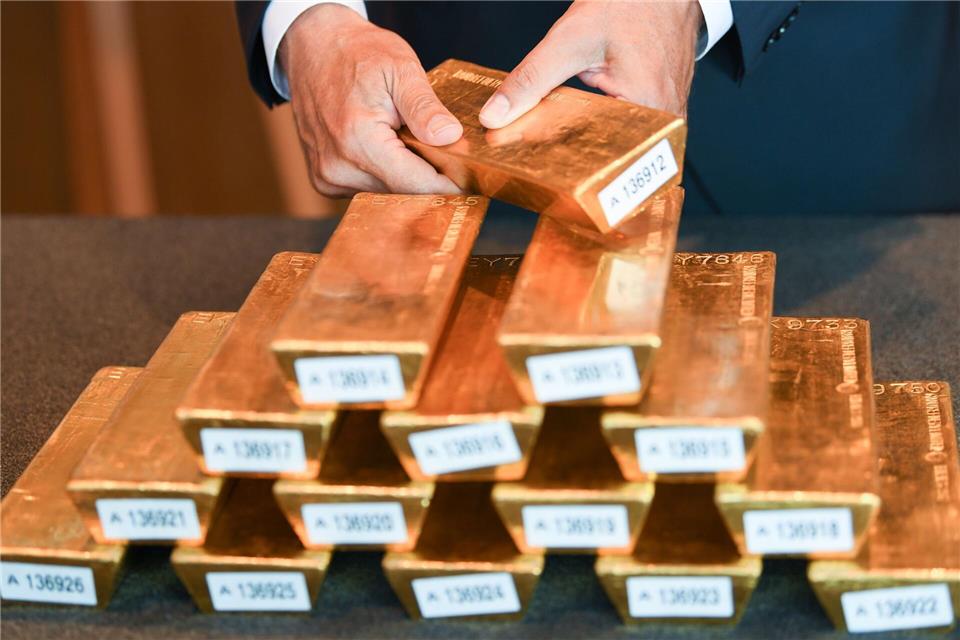 Die Bundesbank verwaltet die Goldreserven des deutschen Staates. (Archivbild)Arne Dedert/dpa