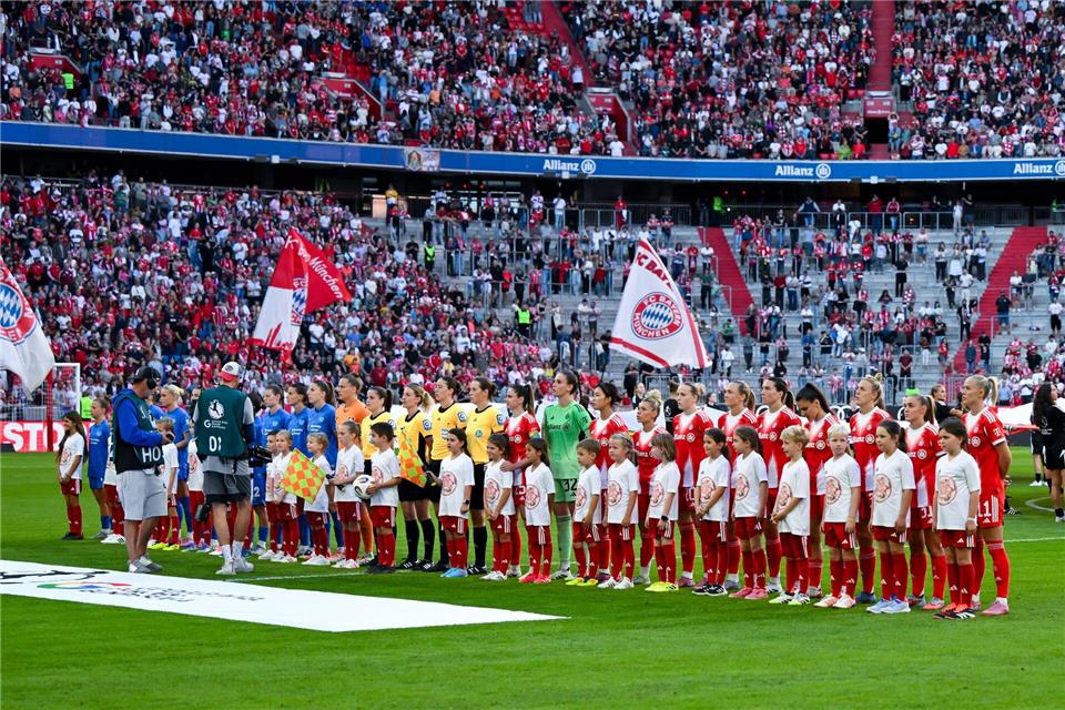 Die Bundesliga-Fußballerinnen stellten einen neuen Zuschauerrekord auf. (Archivbild)Sven Hoppe/dpa