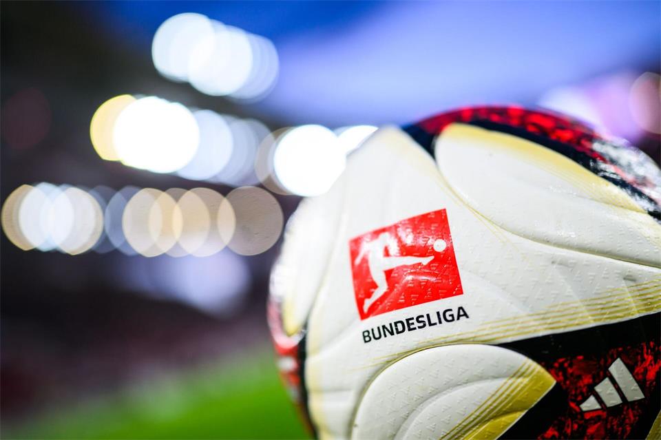 Die Bundesliga hat die Spieltage bis Ende November angesetzt. (Archivbild) Tom Weller/dpa