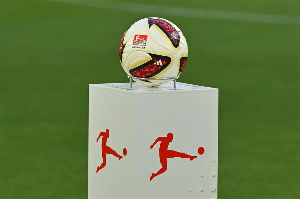 Die Bundesliga hat einen langjährigen Rechtsstreit gegen die Ticketbörse Viagogo gewonnen. (Symbolbild)Swen Pförtner/dpa