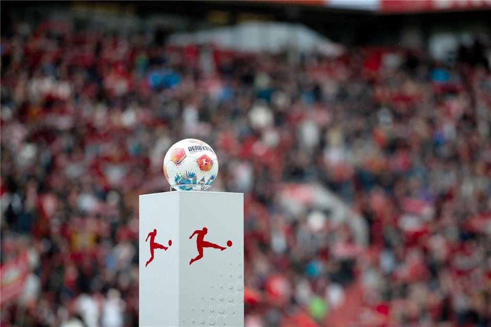 Die Bundesliga verzeichnet eine große Investitionslücke gegenüber anderen Top-Ligen (Archivbild). Fabian Strauch/dpa