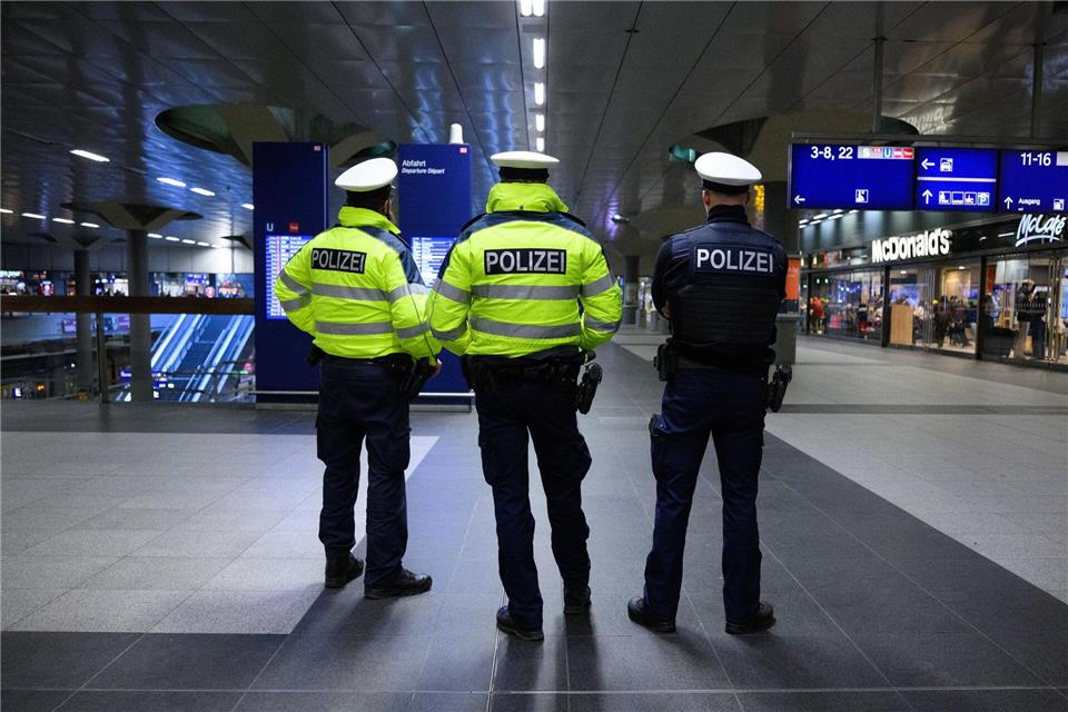 Die Bundespolizei hat Tausende Fahrgäste an Bahnhöfen kontrolliert. (Symbolbild)Bernd von Jutrczenka/dpa