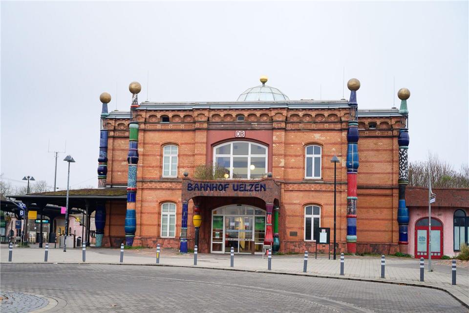 Die Bundespolizei hat einen Verdächtigen am Bahnhof Uelzen festgenommen. (Archivbild) Philipp Schulze/dpa
