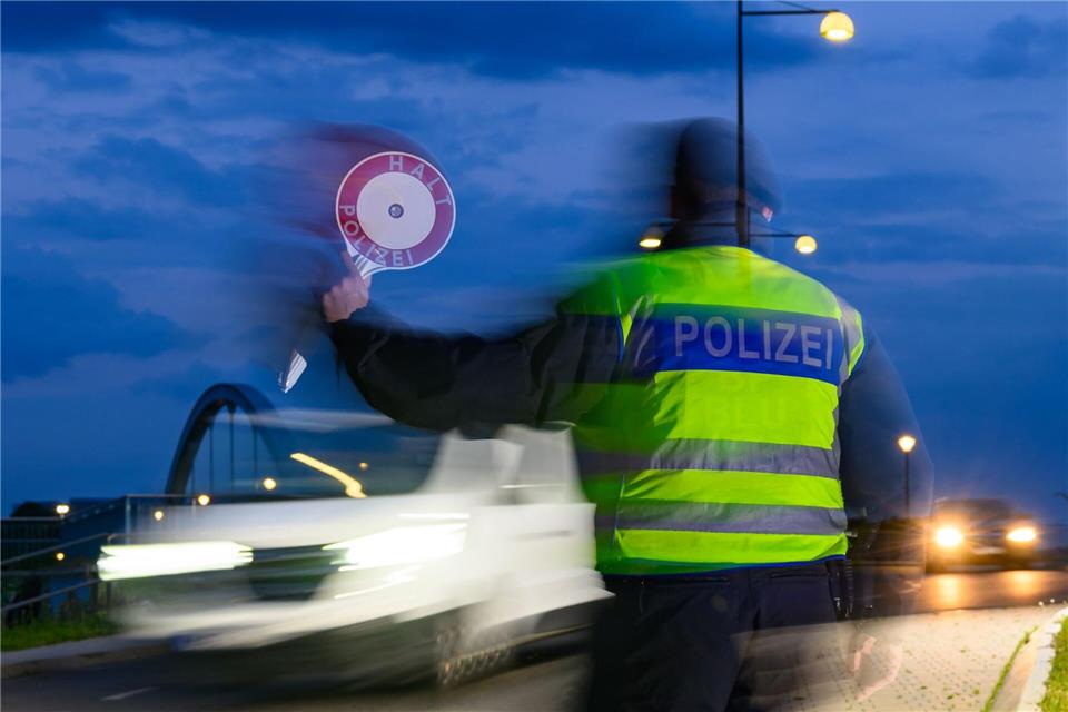 Die Bundespolizei ist seit Herbst 2023 in Brandenburg für Grenzkontrollen im Einsatz. Politisches Ziel ist es, irreguläre Migration zu stoppen. (Archivbild)Patrick Pleul/dpa