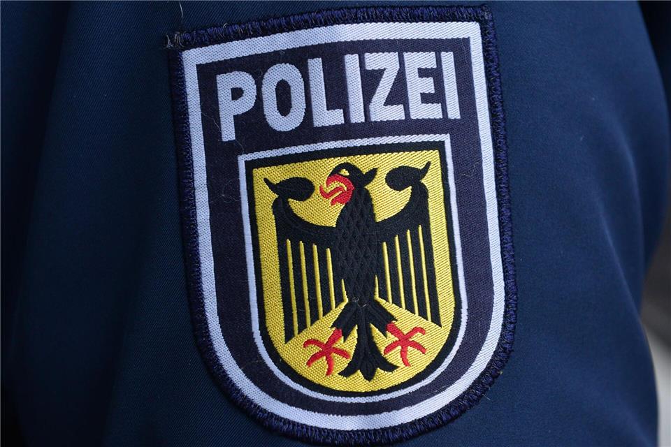 Die Bundespolizei nahm den 36-Jährigen in Erfurt in Empfang. (Symbolbild)Martin Schutt/dpa