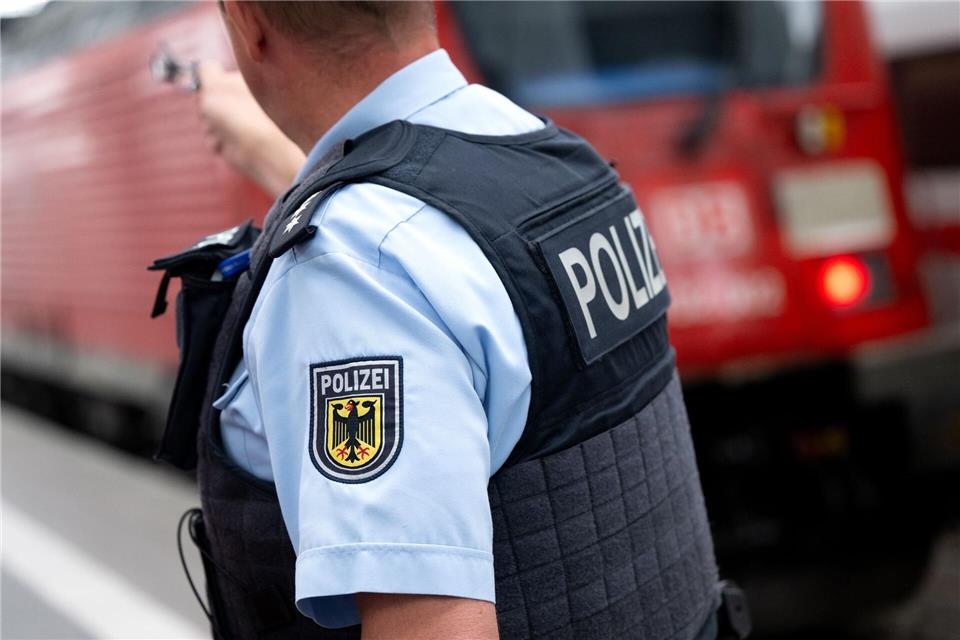 Die Bundespolizei nahm in Stralsund einen 30-Jährigen fest. (Symbolbild)Sven Hoppe/dpa