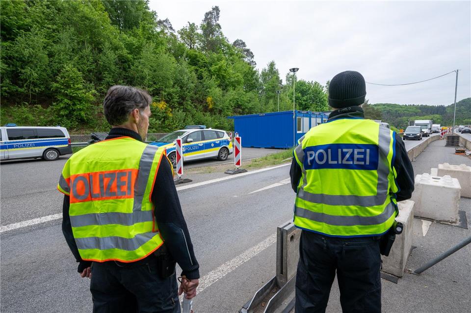 Die Bundespolizei rechnet mit einem Erlass des Bundesinnenministeriums.Harald Tittel/dpa