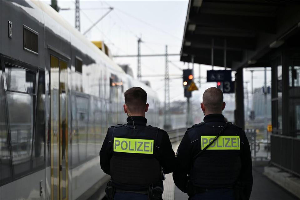 Die Bundespolizei will mit der Aktion das Sicherheitsgefühl erhöhen. (Symbolbild)Katharina Kausche/dpa