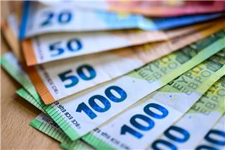 Die Bundesregierung hat mit der steuerfreien Entlastungsprämie von 1.000 Euro Erwartungen geweckt - aber können die erfüllt werden? (Symbolbild) Hendrik Schmidt/dpa