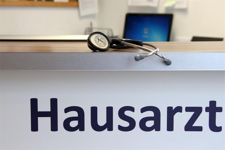 Die Bundesregierung will mit dem Primärarzt-Modell mehr Orientierung schaffen. (Symbolbild)Stephan Jansen/dpa