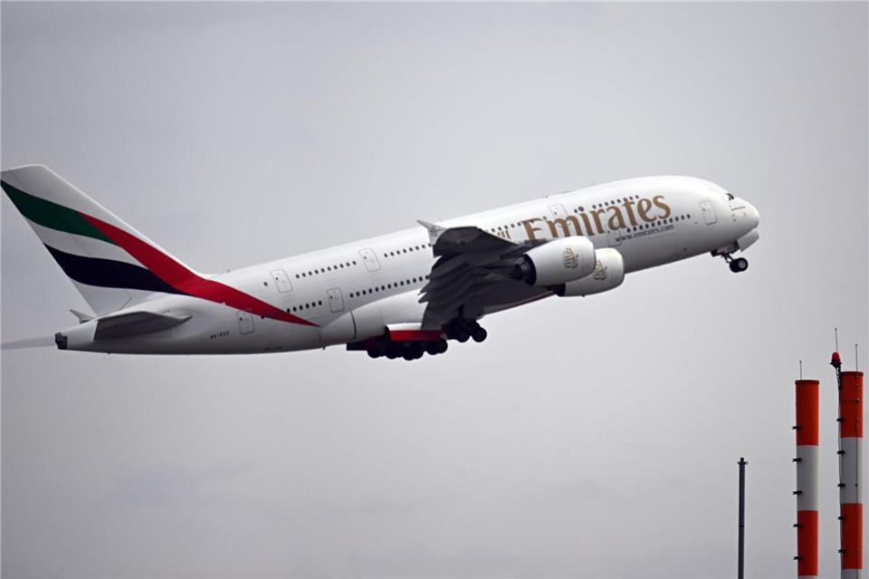 Die Bundesregierung zeigt sich aufgeschlossen bei der Frage, ob Emirates künftig auch vom Hauptstadtflughafen BER aus fliegen dürfte. (Archiv)Federico Gambarini/dpa