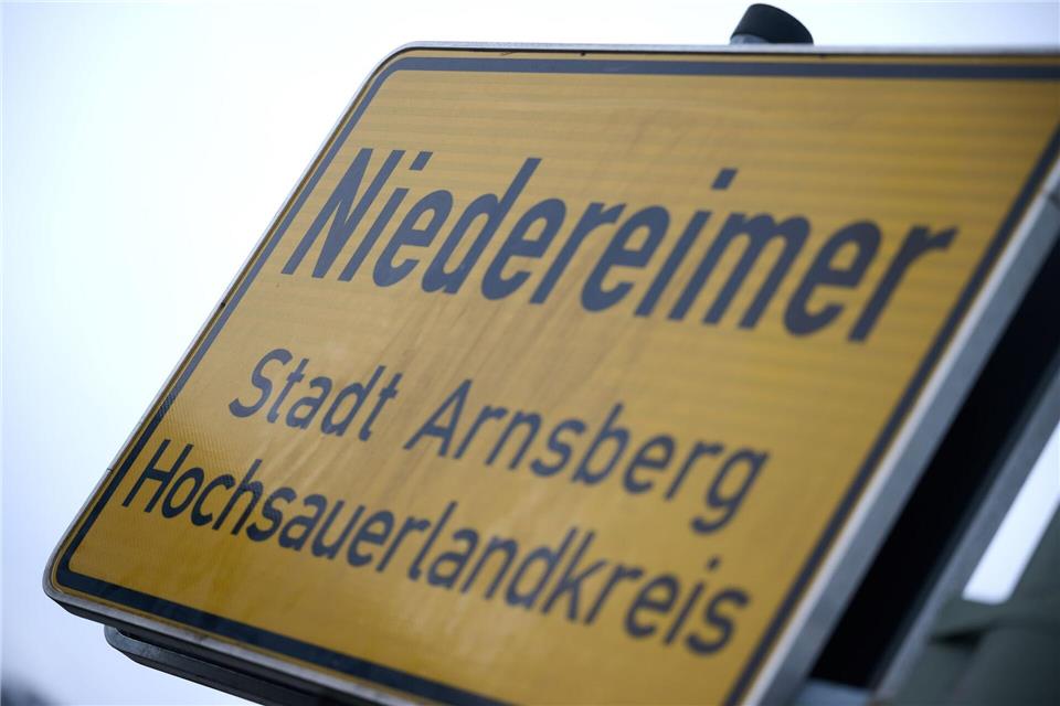 Die Bundestagswahl vor einem Jahr machte Niedereimer zum Kanzlerdorf: Hier lebt Friedrich Merz mit seiner Frau. Bernd Thissen/dpa