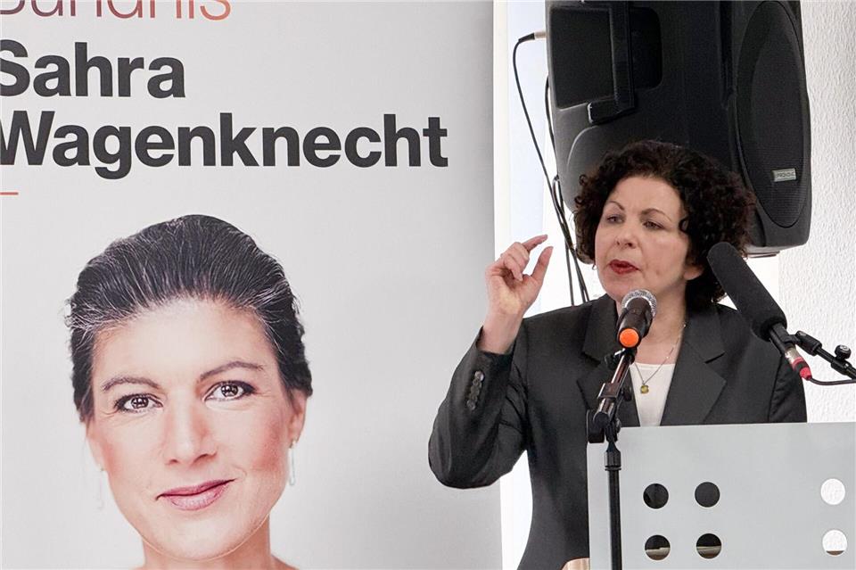 Die Bundesvorsitzende des BSW, Amira Mohamed Ali, fordert russisches Öl für die Raffinerie PCK Schwedt in Brandenburg.Iris Leithold/dpa-Zentralbild/dpa