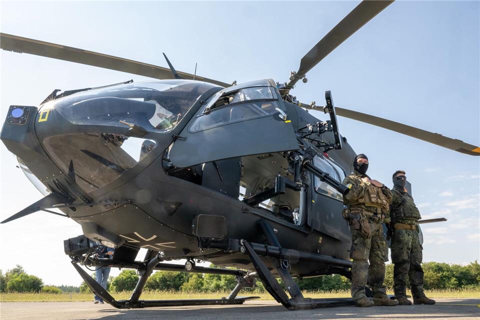 Die Bundeswehr bekommt 62 neue Hubschrauber. (Archivbild)Peter Kneffel/dpa
