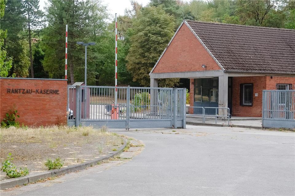 Die Bundeswehr hat konkretes Interesse, die ehemalige Rantzau-Kaserne wieder in Betrieb zu nehmen. (Archivbild)Frank Molter/dpa