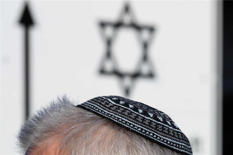 Die CDU-Bürgerschaftsfraktion fordert, den vakanten Posten des Antisemitismusbeauftragten wenigstens kommissarisch zu besetzen. (Symbolbild)Robert Michael/dpa