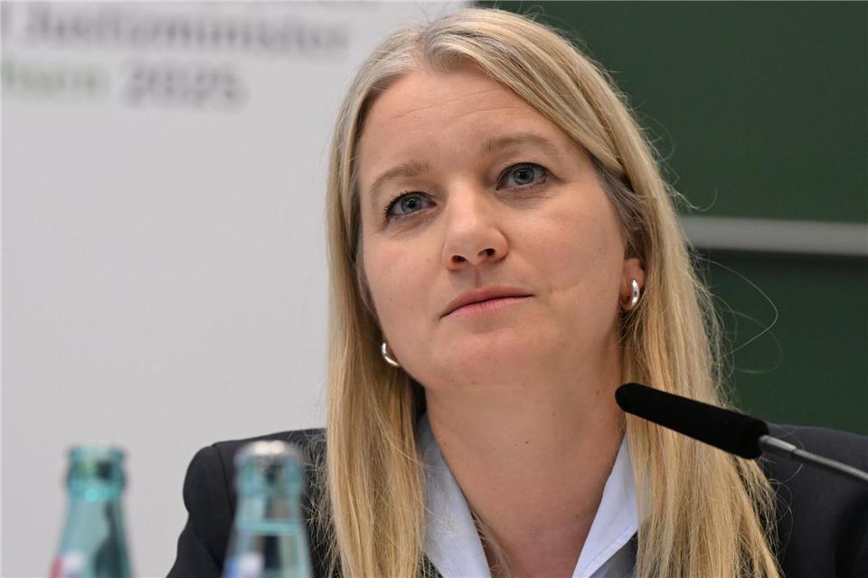 Die CDU-Fraktion im niedersächsischen Landtag wirft Justizministerin Kathrin Wahlmann (SPD) „Luxusreisen“ vor. (Archivbild)Jennifer Brückner/dpa