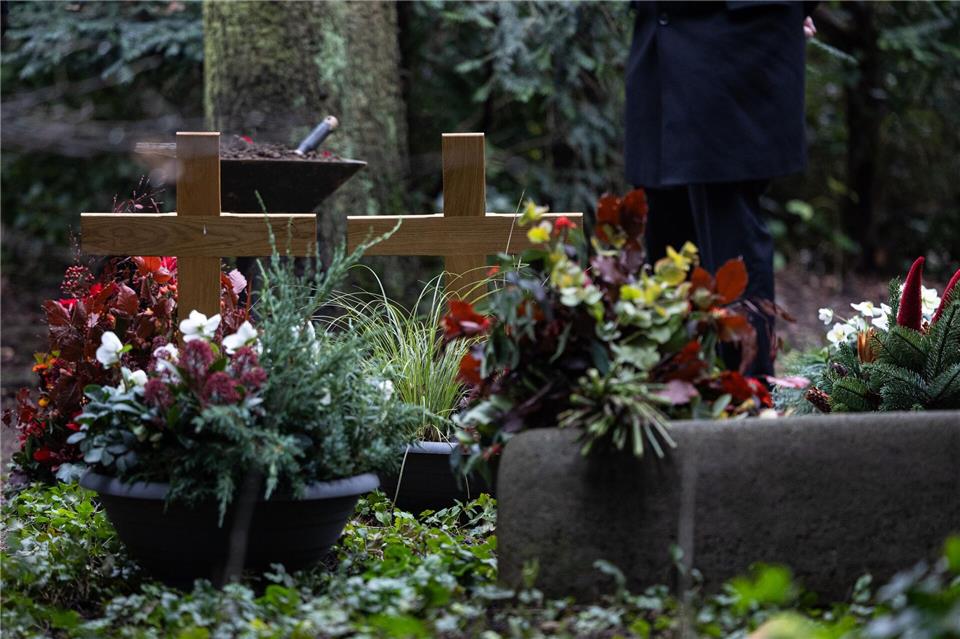Die CDU-Opposition wirft der Landesregierung vor, die Friedhofskultur anzugreifen. (Symbolbild)Hannes P. Albert/dpa