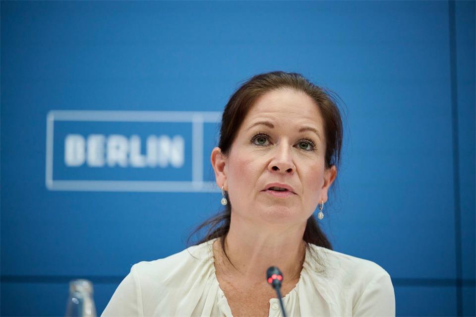 Die CDU-Politikerin Katharina Günther-Wünsch ist seit 2023 Berliner Senatorin für Bildung, Jugend und Familie.Sebastian Christoph Gollnow/dpa