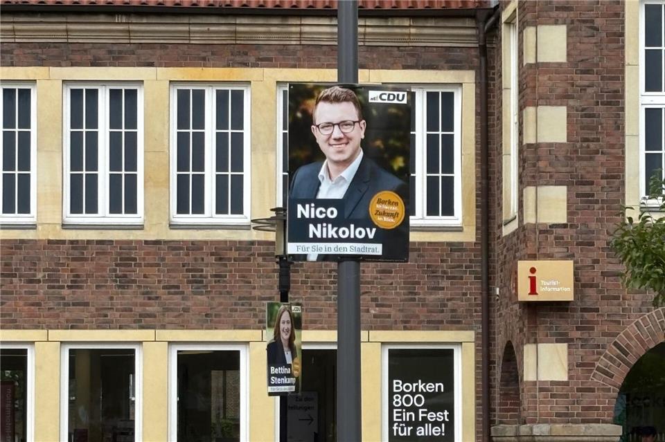 Die CDU hat sich am Marktplatz schon mal die besten Plätze gesichert.