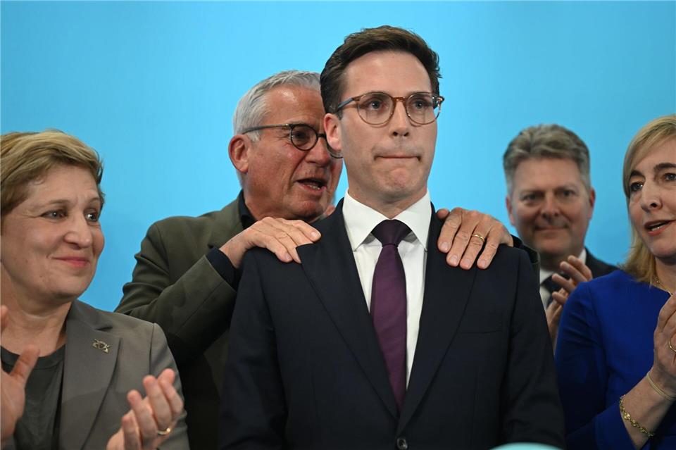 Die CDU mit Spitzenmann Manuel Hagel gewann hinzu, lag laut Hochrechnungen aber knapp hinter den Grünen.Marijan Murat/dpa