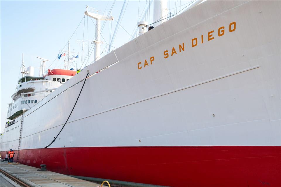 Die „Cap San Diego“ ist ein maritimes Denkmal. Focke Strangmann/dpa