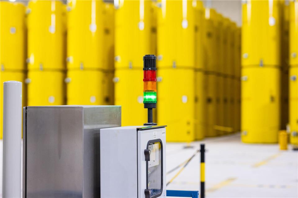 Die Castoren dieser Bauart müssen von Jülich nach Ahaus transportiert werden. (Archivbild)Guido Kirchner/dpa