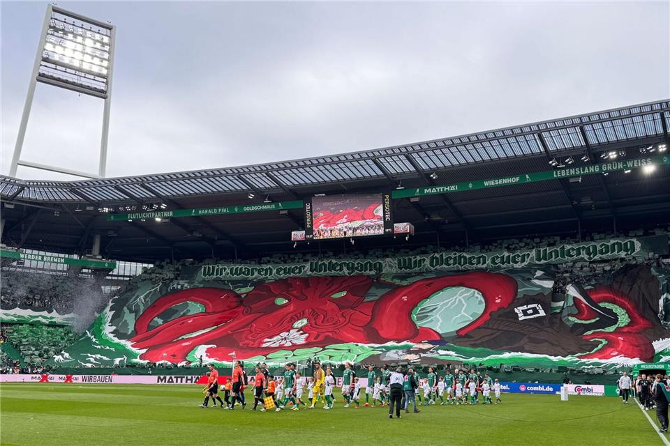 Die Choreografie der Werder-Fans vor dem Nordderby gegen den Hamburger SV.Carmen Jaspersen/dpa